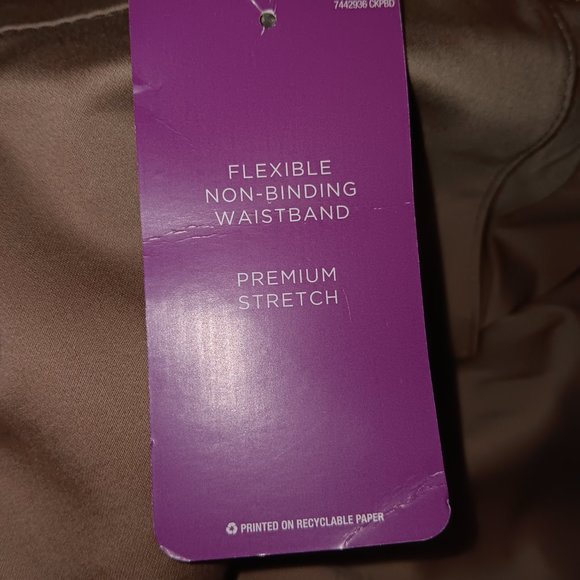 LEE REGULAR FIT STRAIGHT LEG MID RISE KHAKI PANTS COTTON BLEND WOMEN'S SIZE 18L - Picture 15 of 16